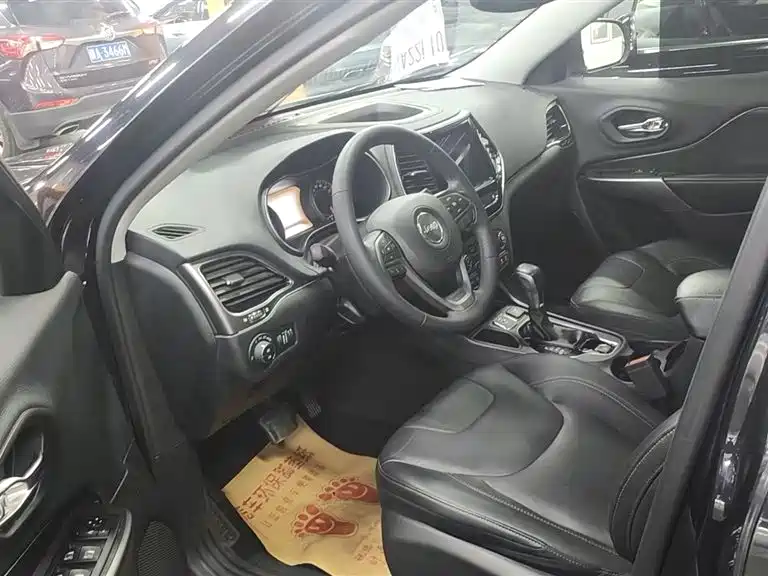 2019 Jeep Cherokee 2.0T 2WD Smart Edition China V