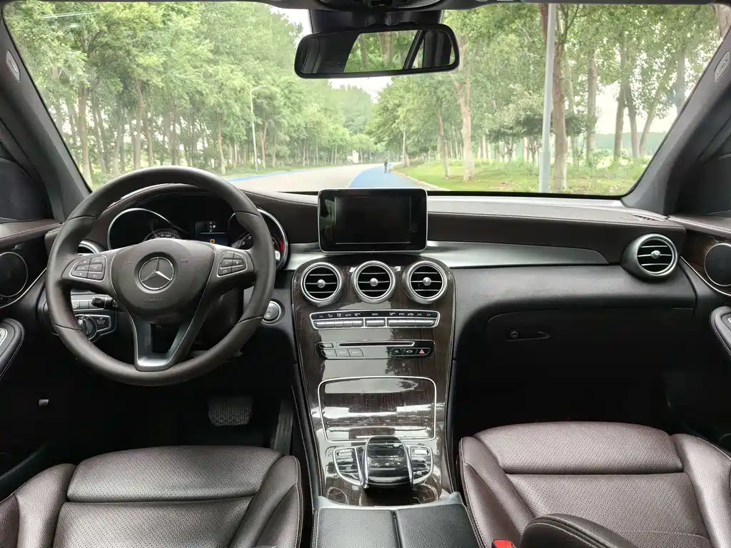 Mercedes-Benz GLC 2017 GLC 260 4MATIC Luxury
