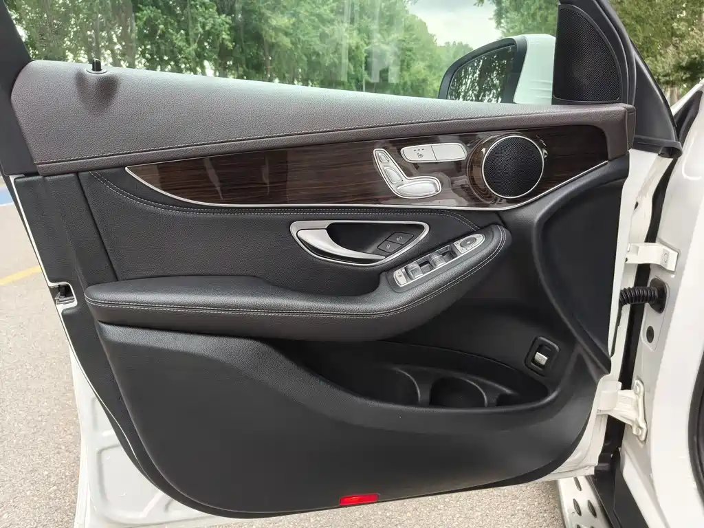 Mercedes-Benz GLC 2017 GLC 260 4MATIC Luxury