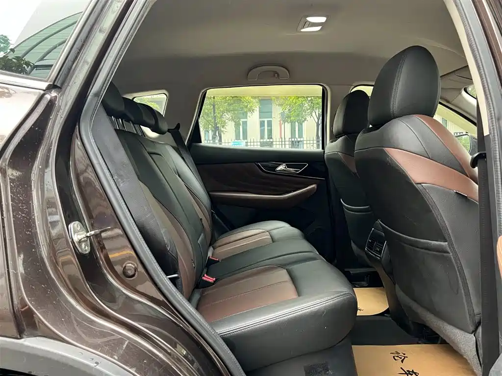 Dongfeng Fengshen AX7 2018 Classic 1.6T Automatic Elite