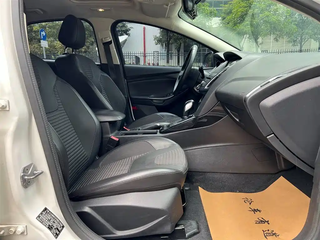 Ford Focus 2018 Hatchback Classic EcoBoost 180 Auto Elite Trim
