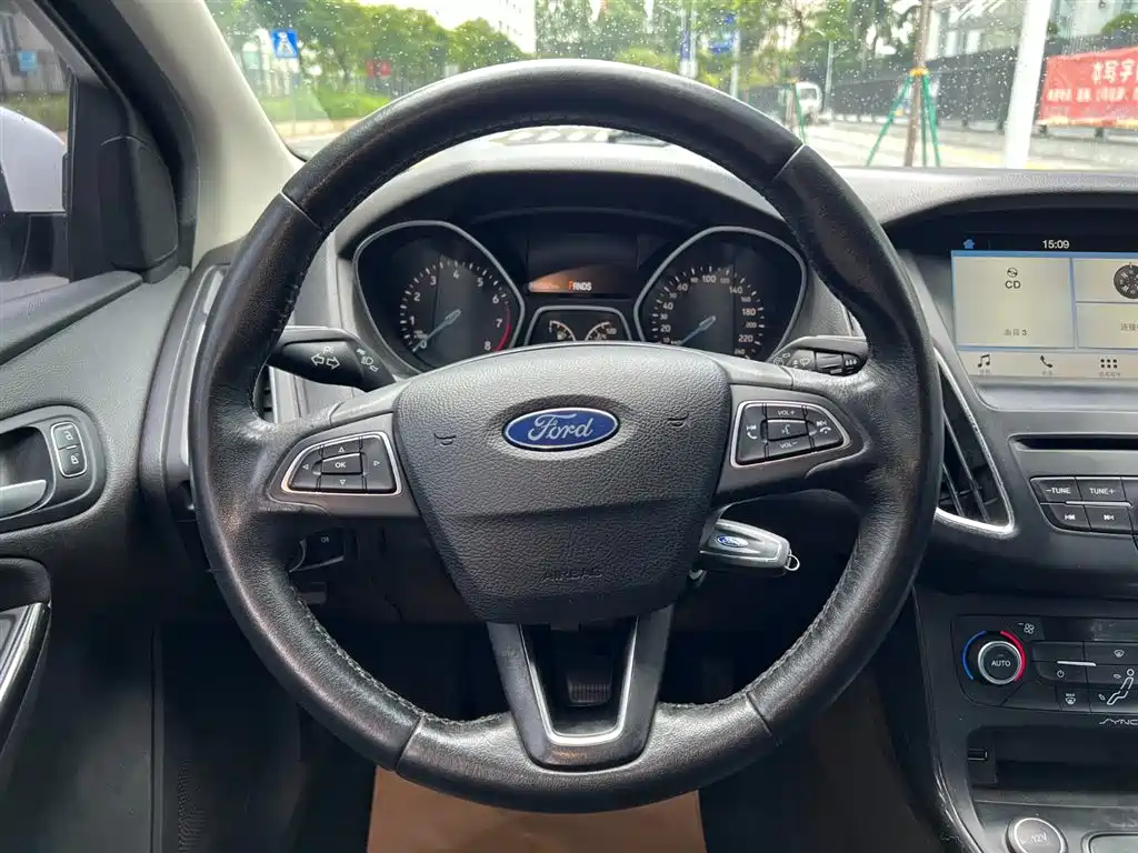 Ford Focus 2018 Hatchback Classic EcoBoost 180 Auto Elite Trim