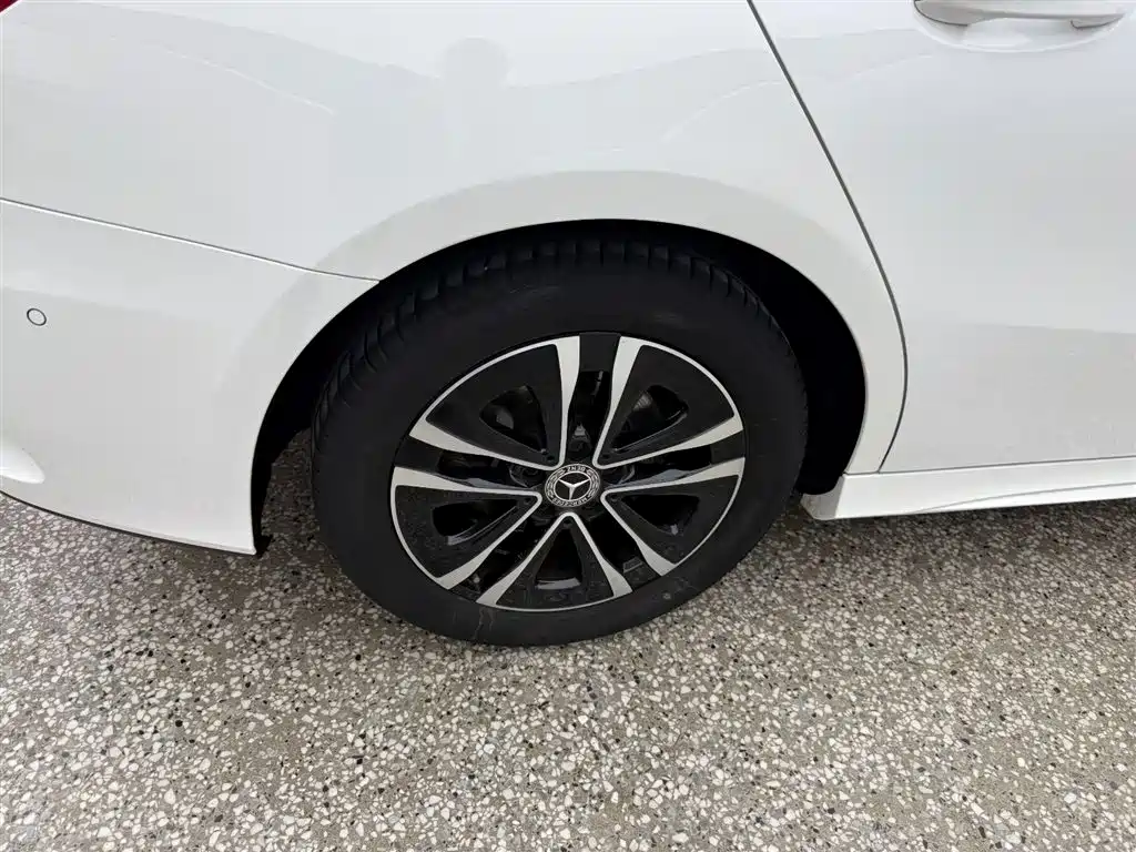Mercedes-Benz A-Class 2023 A 200 L Dynamic