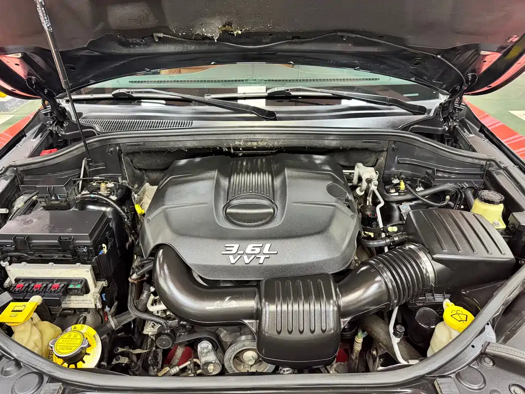 Jeep Grand Cherokee 2012 3.6L Flagship Edition