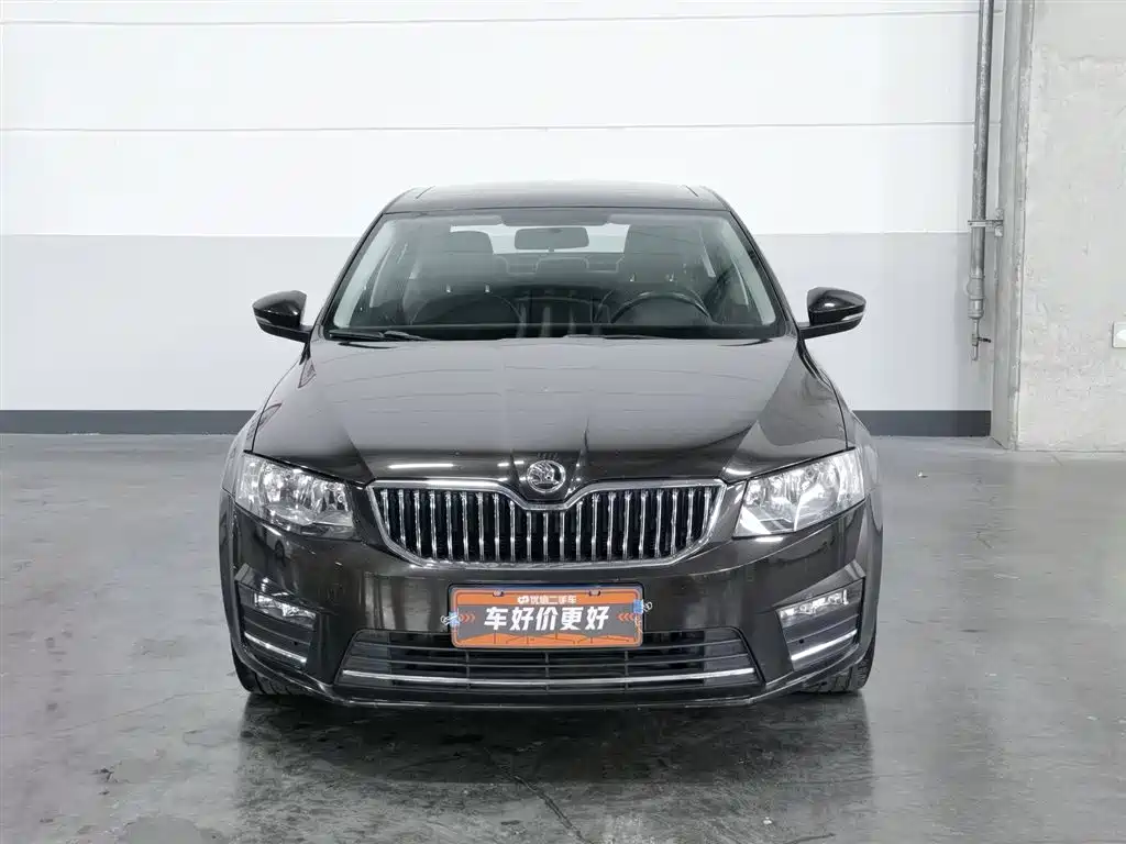 Skoda Octavia 2017 1.6L Automatic Zhixing Edition