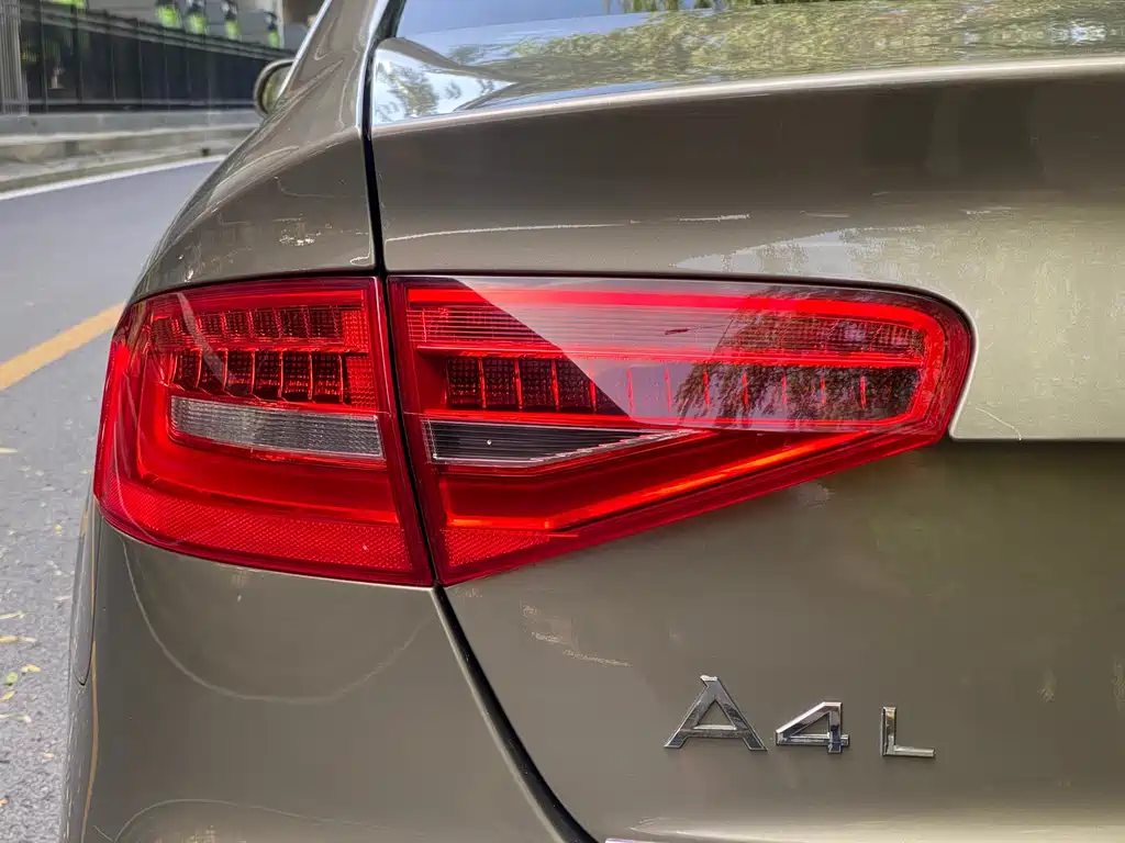 Audi A4L 2013 35 TFSI Automatic Standard Edition
