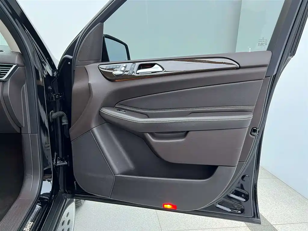 Mercedes-Benz GLS 400 4MATIC