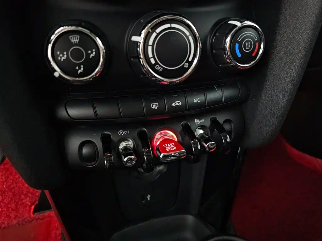 MINI 2021 1.5T ONE PLUS