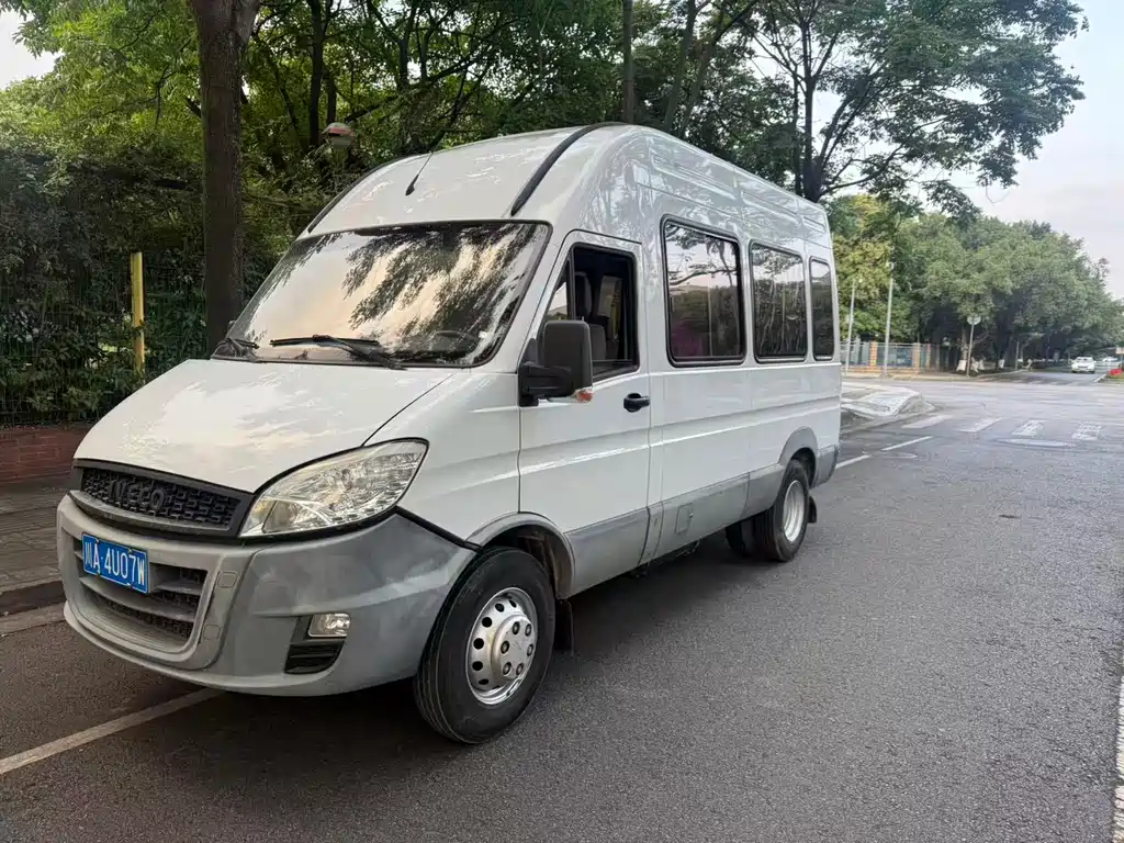 Iveco Bao Di 2017 2.5T Classic A37 Bus High Roof 7-Seater 47Z5