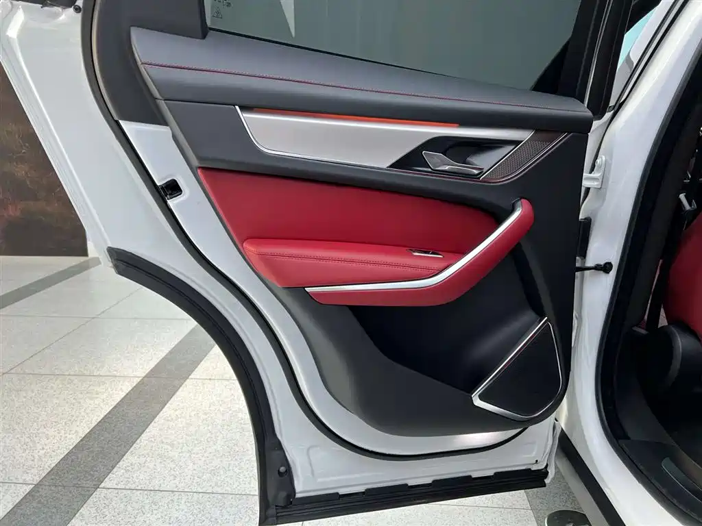 Jaguar F-PACE 2024 P250 R-Dynamic SE