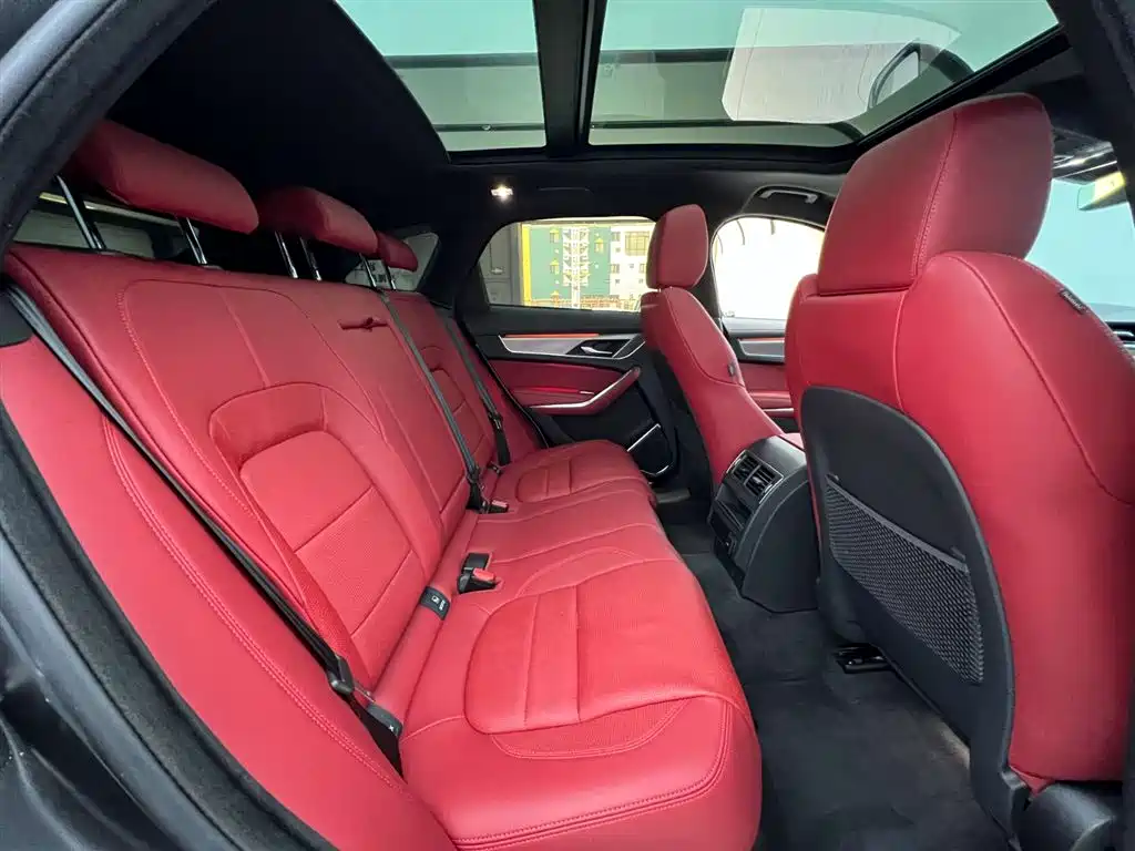 Jaguar F-PACE 2024 P250 R-Dynamic SE