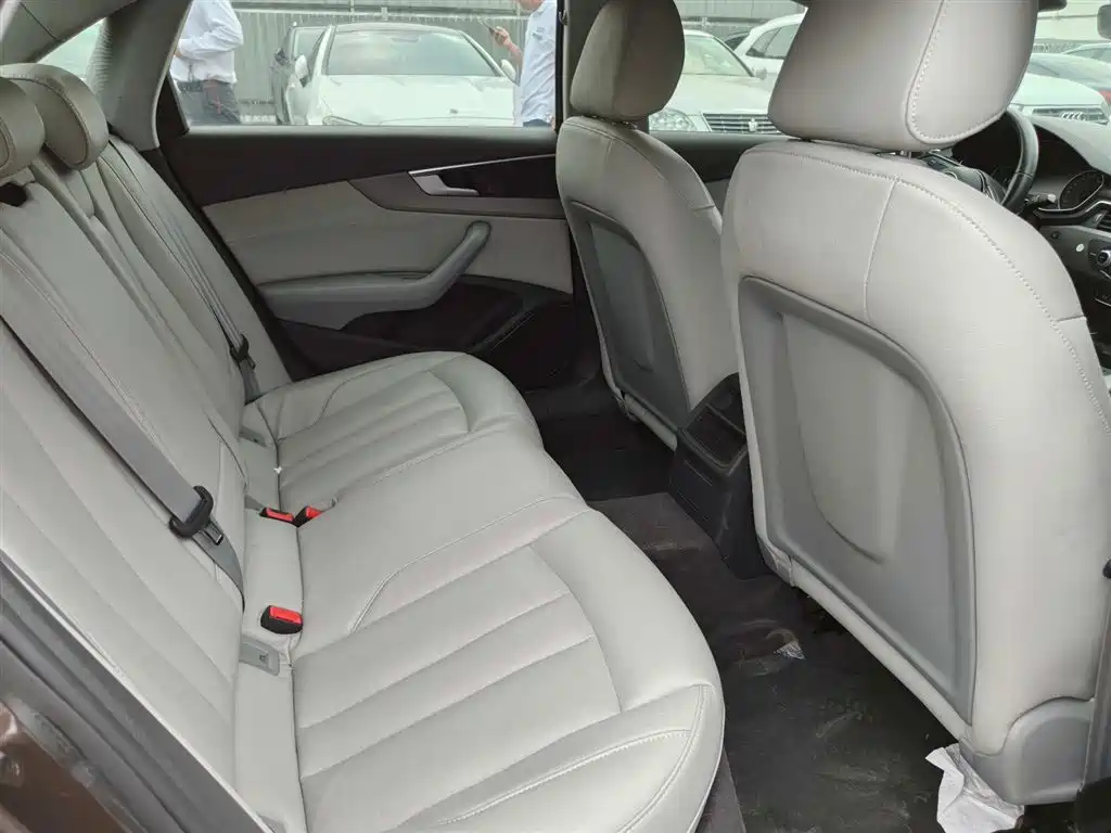 Audi A4L 2017 40 TFSI Entry