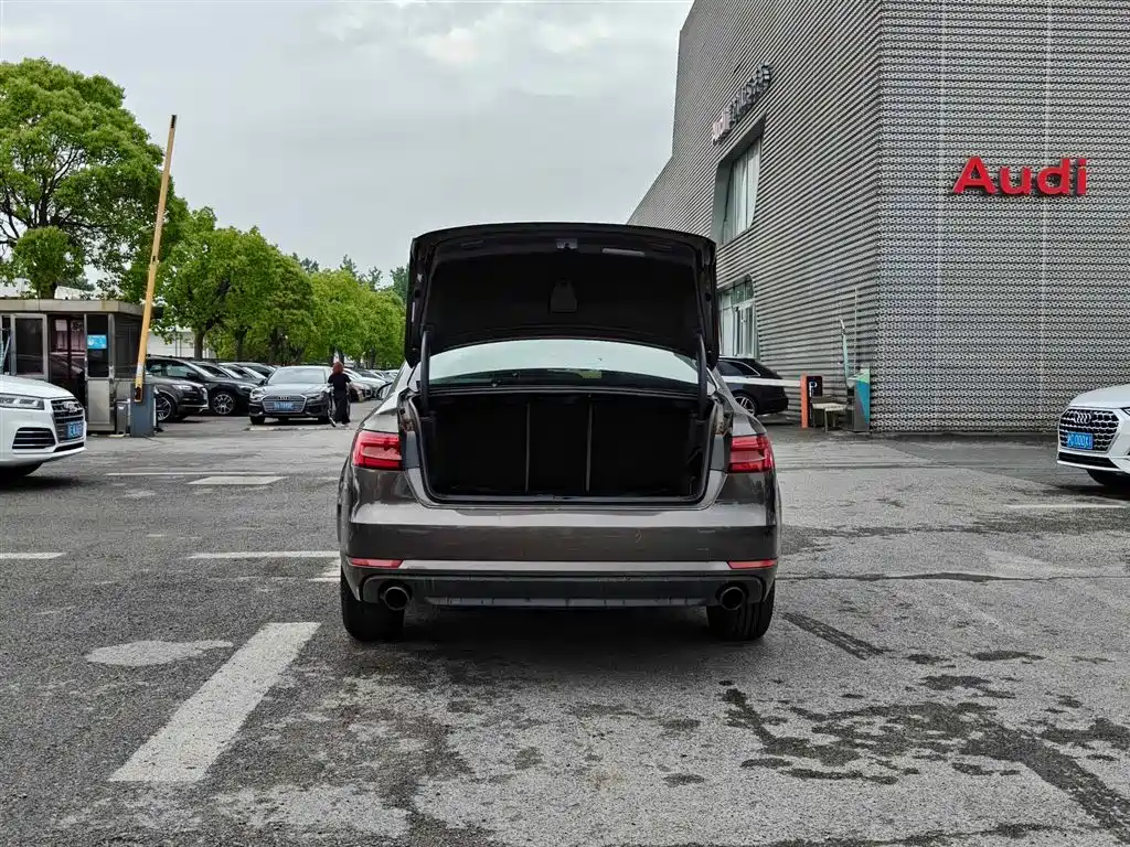 Audi A4L 2017 40 TFSI Entry