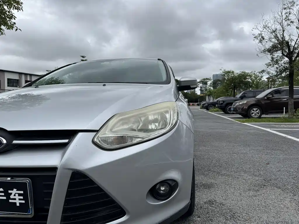 Ford Focus 2012 Hatchback 1.6L Automatic Comfort