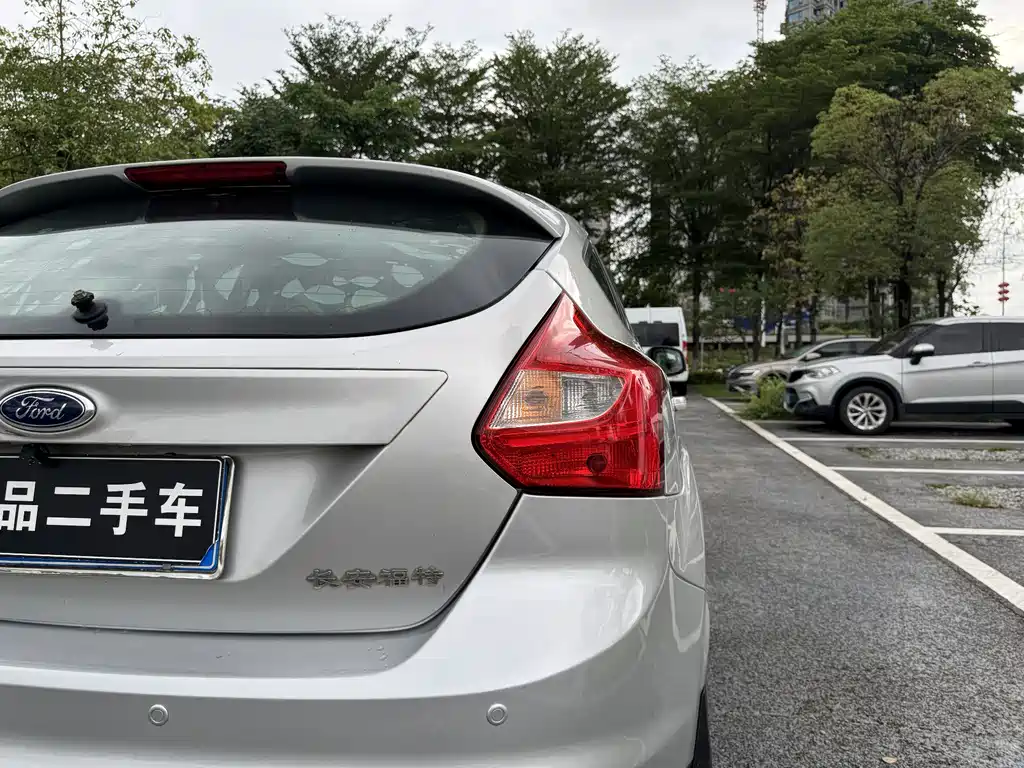 Ford Focus 2012 Hatchback 1.6L Automatic Comfort