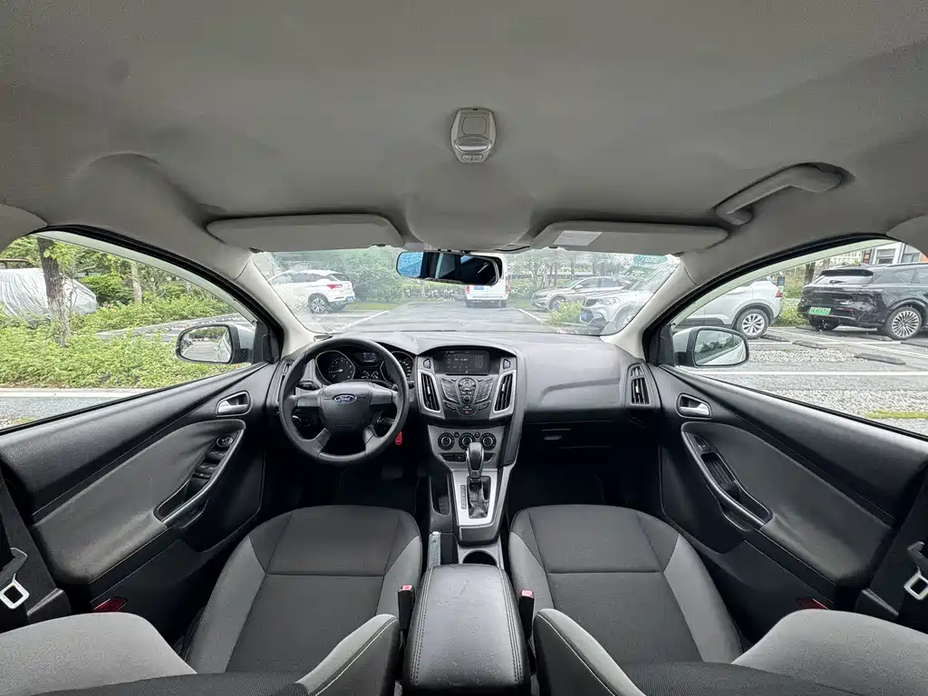 Ford Focus 2012 Hatchback 1.6L Automatic Comfort