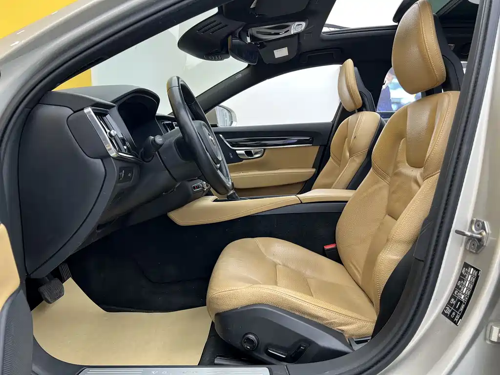Volvo S90 2018 T4 Zhiyuan Edition
