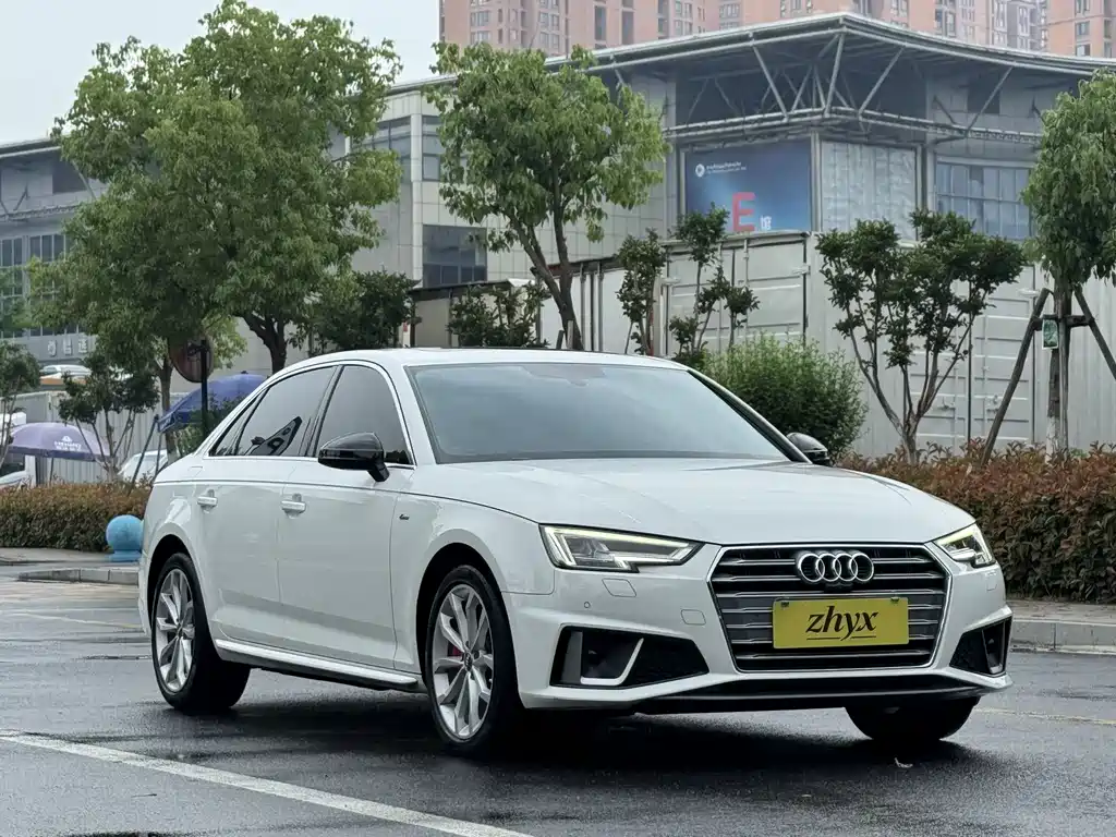 Audi A4L 2018 30th Anniversary Edition 45 TFSI quattro Sport
