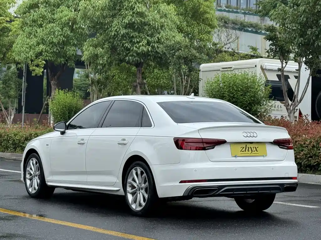 Audi A4L 2018 30th Anniversary Edition 45 TFSI quattro Sport