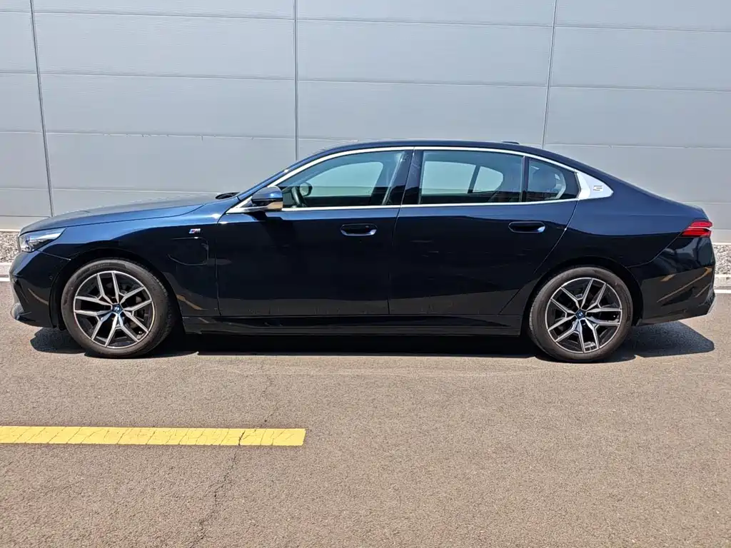 BMW i5 2024 eDrive 35L M Sport Package