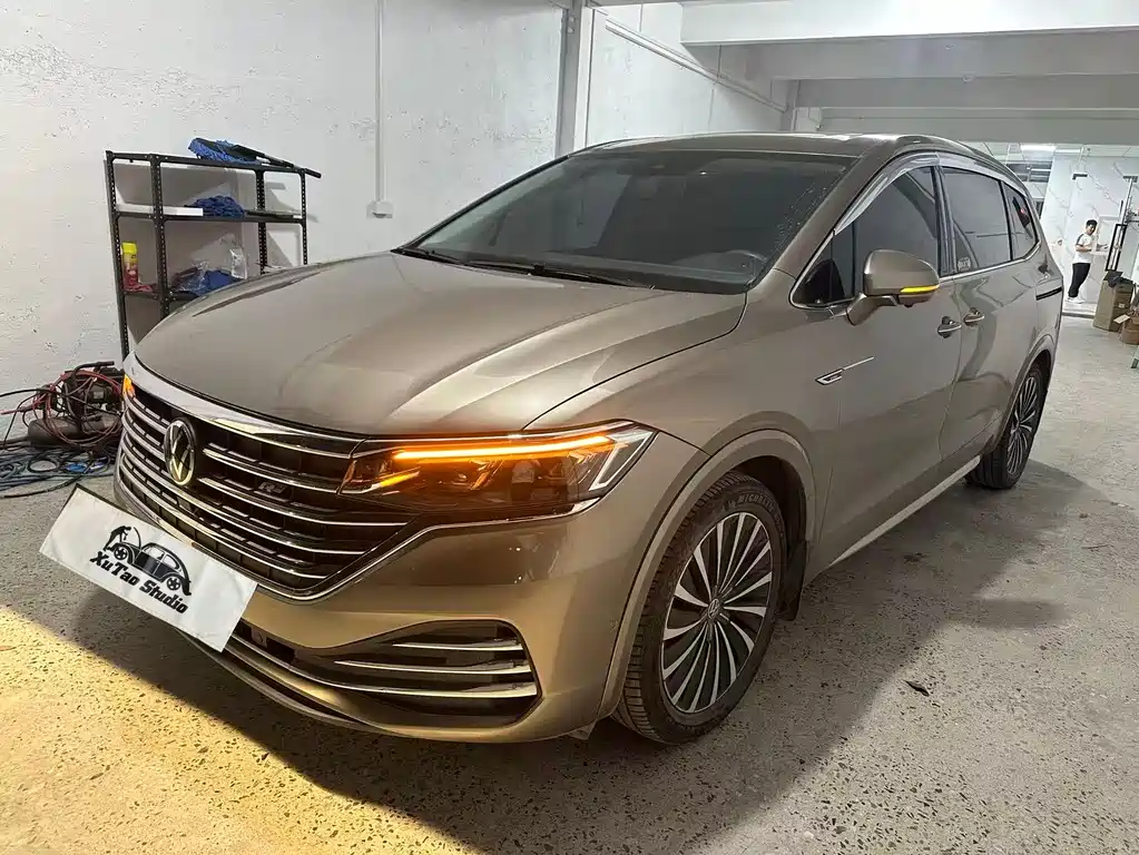 Volkswagen Viloran 2020 380TSI Premium Edition