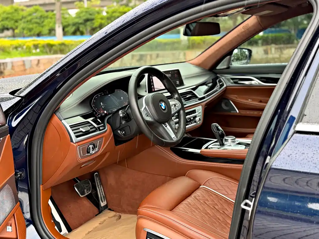 BMW 7 Series 2021 740Li xDrive Executive M Sport Package - фото 5