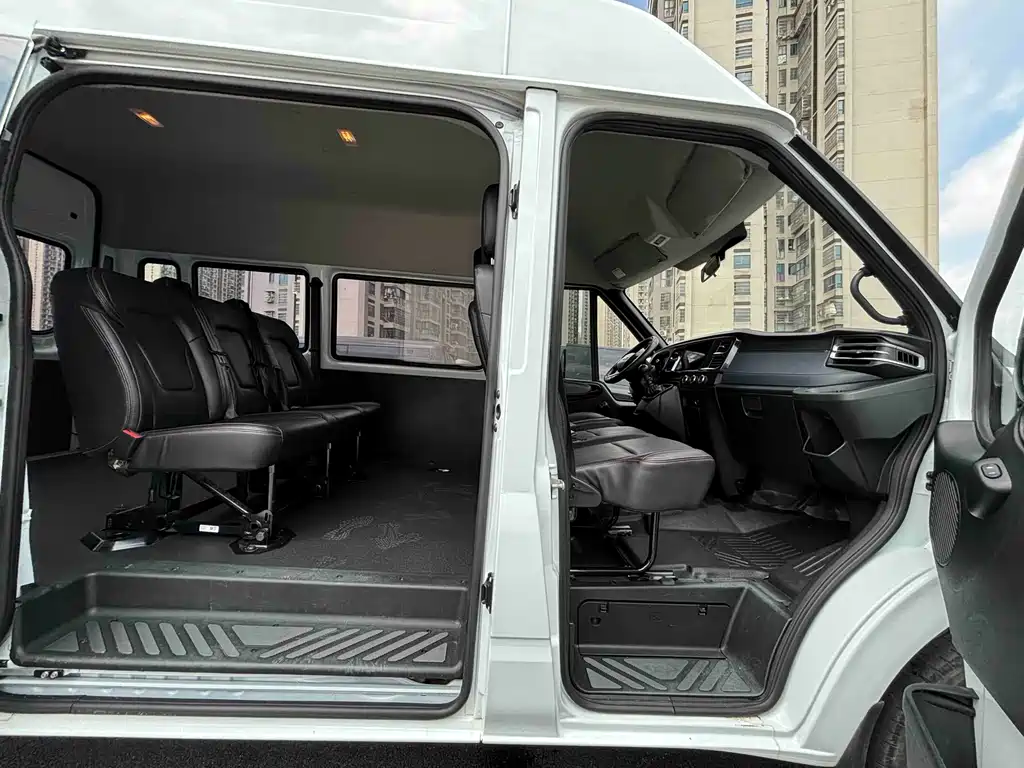 JMC Fushun 2023 2.0T Manual Short Wheelbase Medium Roof Commercial Multi-Purpose Vehicle 6-Seater