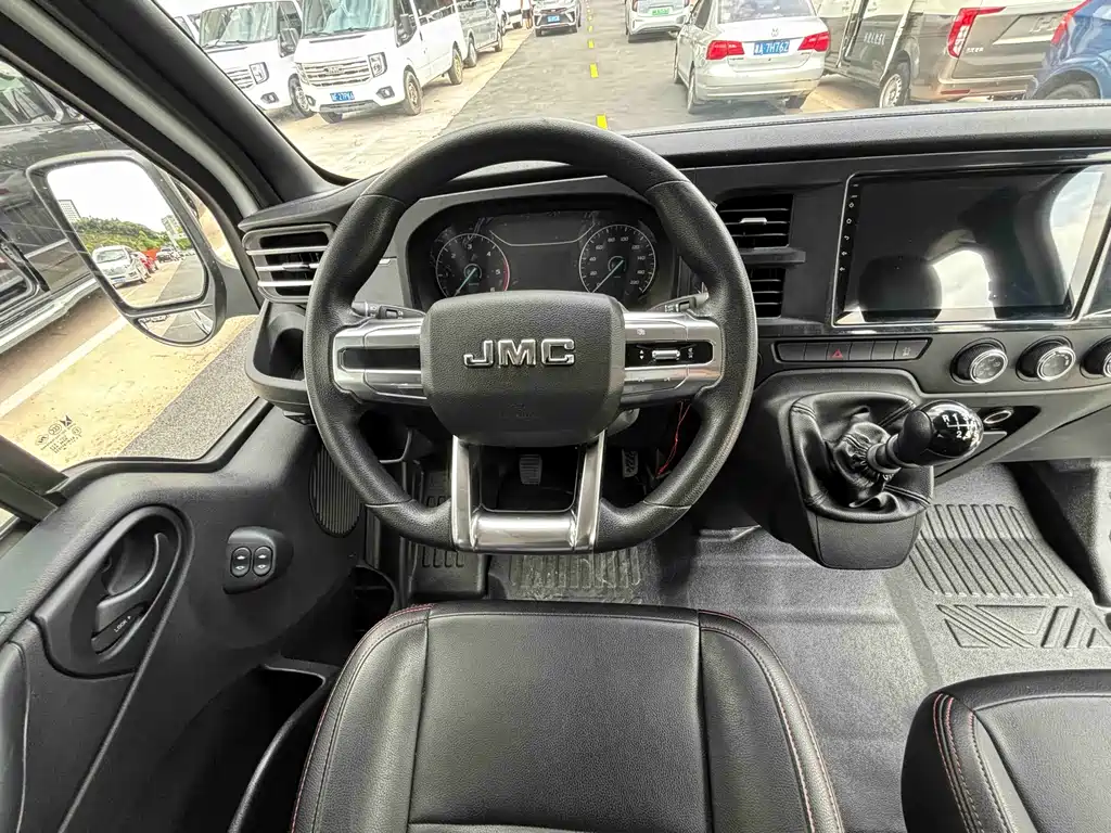 JMC Fushun 2023 2.0T Manual Short Wheelbase Medium Roof Commercial Multi-Purpose Vehicle 6-Seater