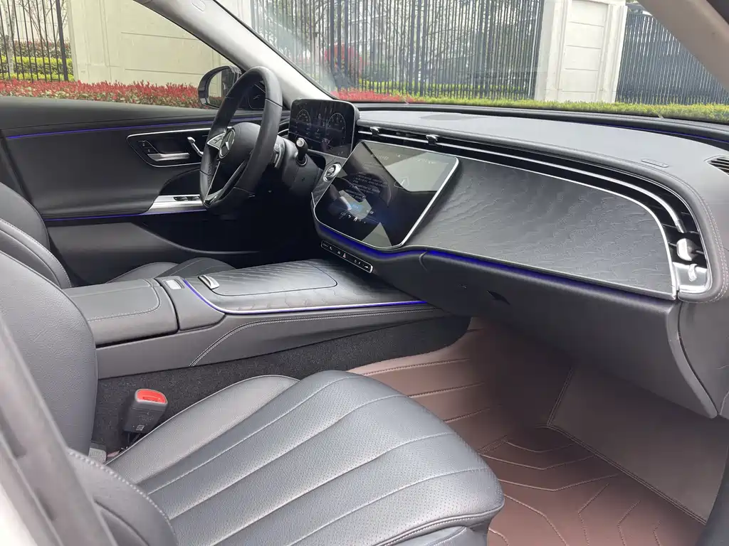 Mercedes-Benz E-Class 2024 E 300 Fashion Sports Edition