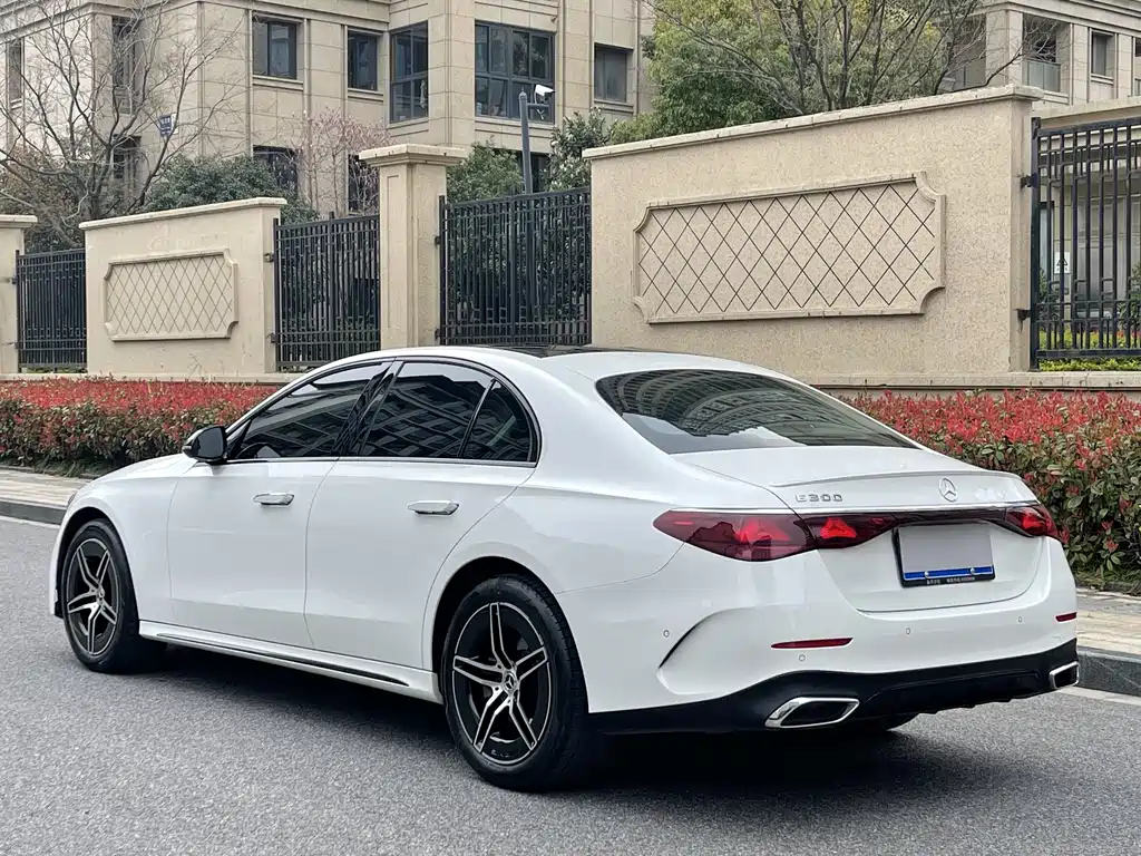 Mercedes-Benz E-Class 2024 E 300 Fashion Sports Edition