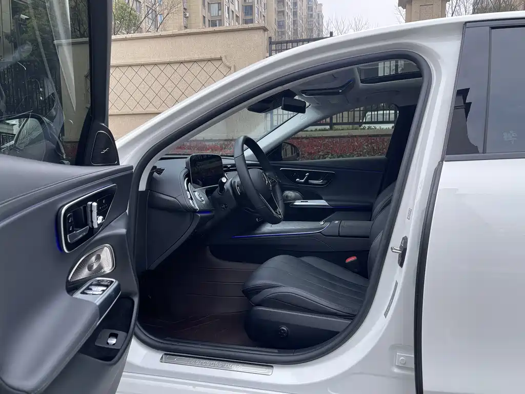 Mercedes-Benz E-Class 2024 E 300 Fashion Sports Edition