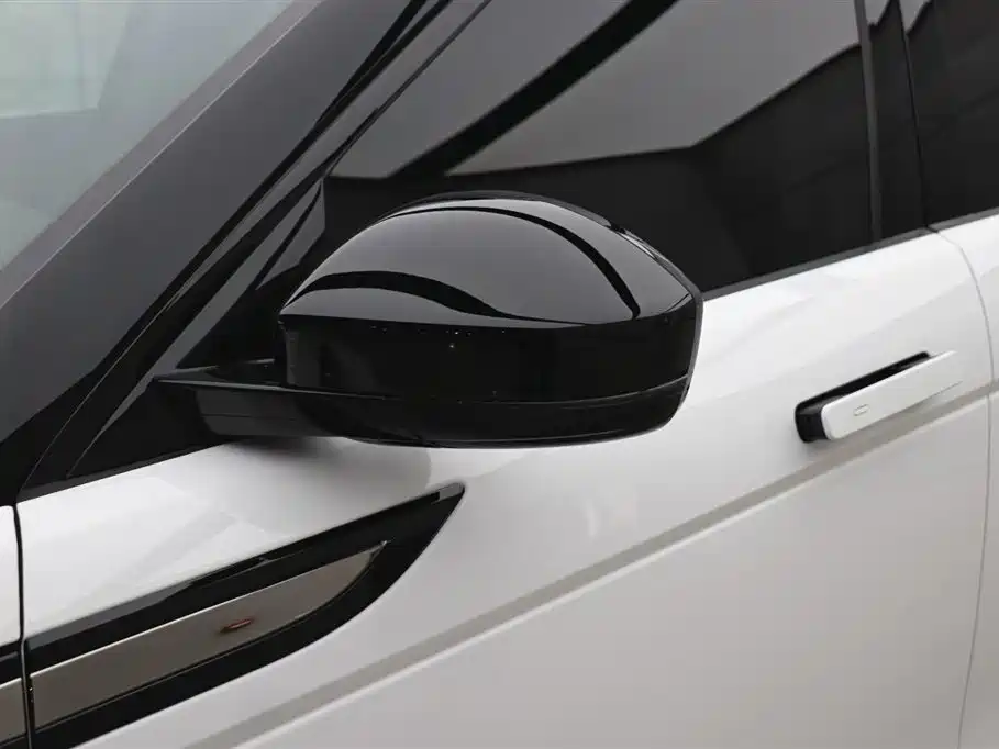 Range Rover Evoque L 2024 SE