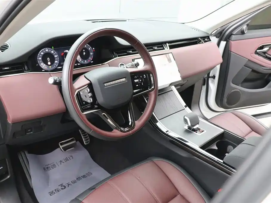 Range Rover Evoque L 2024 SE