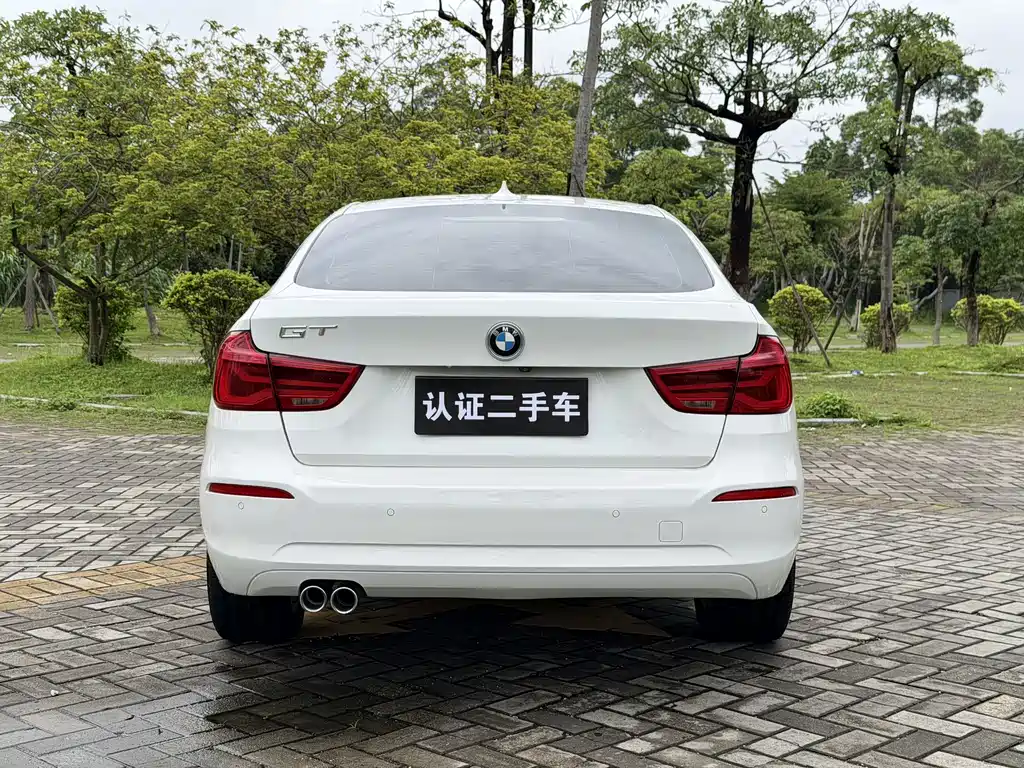BMW 3 Series GT 2018 320i Fashion Edition