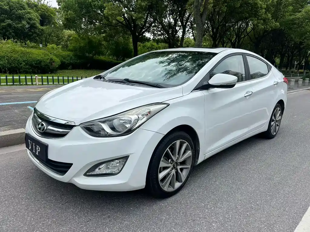 Elantra Langdong 2015 1.6L Automatic Leading Edition