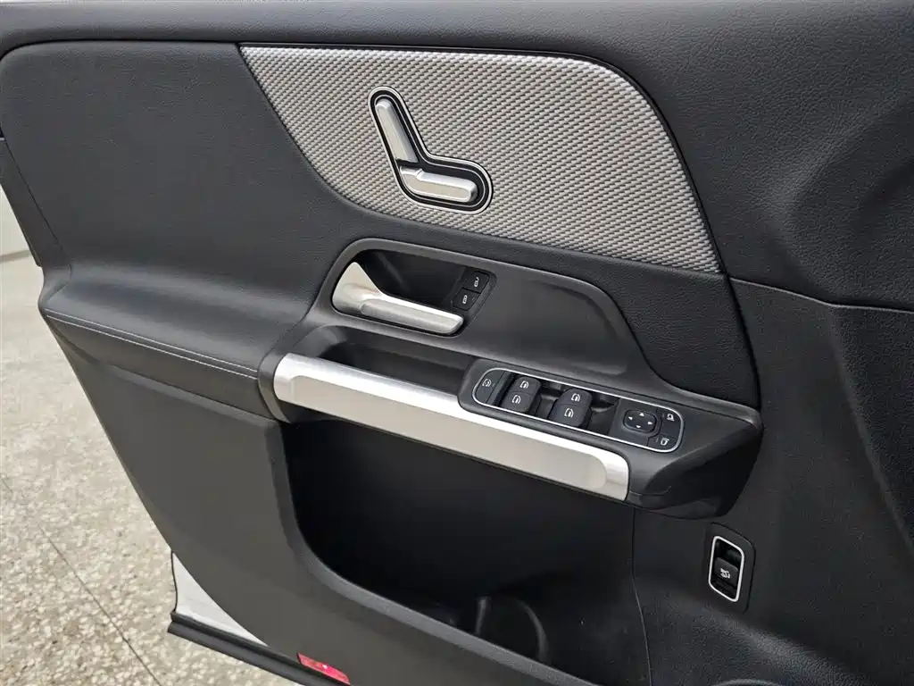 Mercedes-Benz GLB 2024 Facelift GLB 200 Dynamic