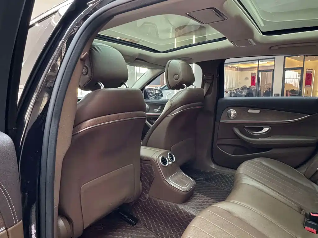 Mercedes-Benz E-Class 2022 E 260 L