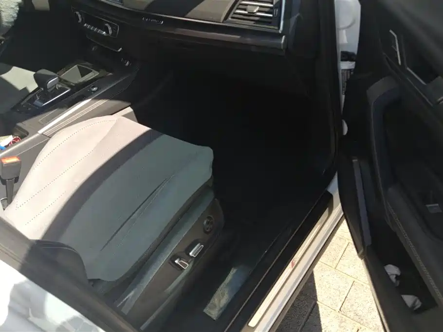 Audi Q5L 2023 40 TFSI Luxury Dynamic Edition