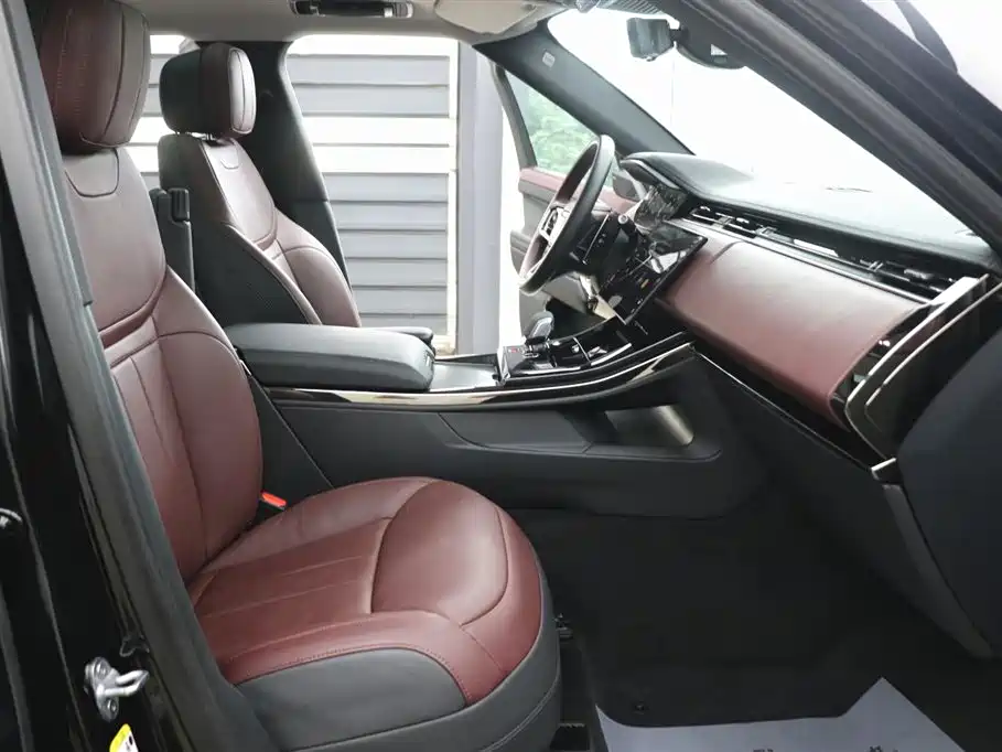 Range Rover Sport 2024 400PS Dynamic SE
