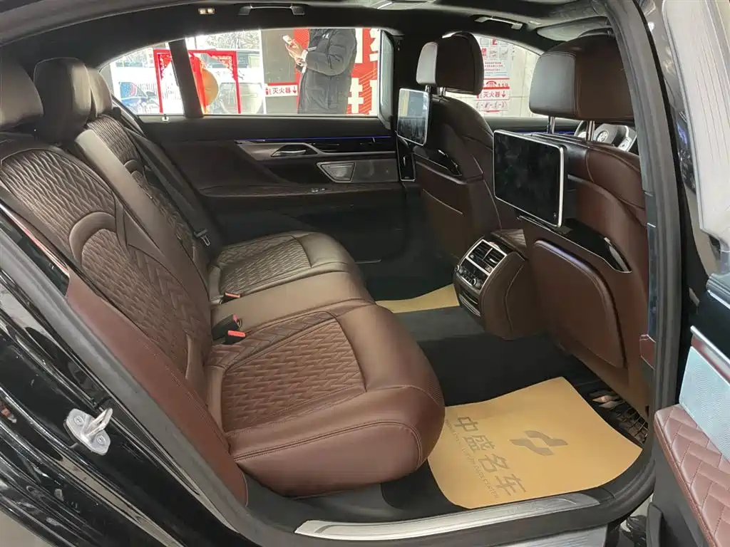 BMW 7 Series 2019 740Li xDrive Executive M Sport Package