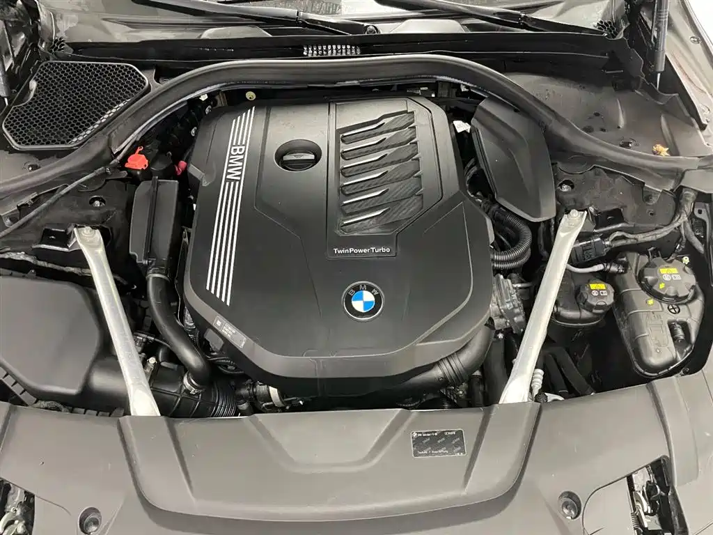 BMW 7 Series 2019 740Li xDrive Executive M Sport Package