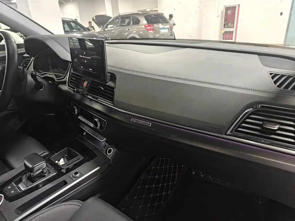Audi Q5L 2022 40 TFSI Luxury Dynamic Edition