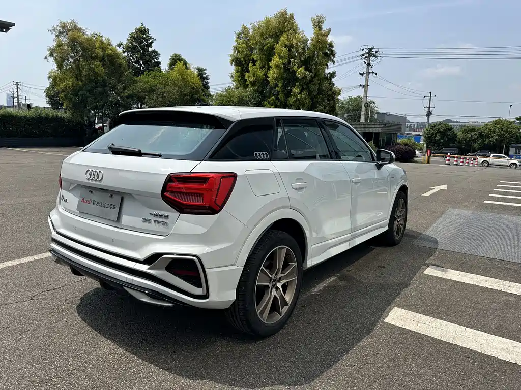Audi Q2L 2024 35 TFSI Fashion Dynamic Edition
