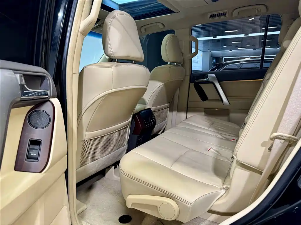 Prado 2014 4.0L Automatic VX NAVI