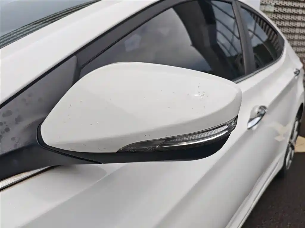 Hyundai Elantra Langdong 2015 1.6L Automatic Premium