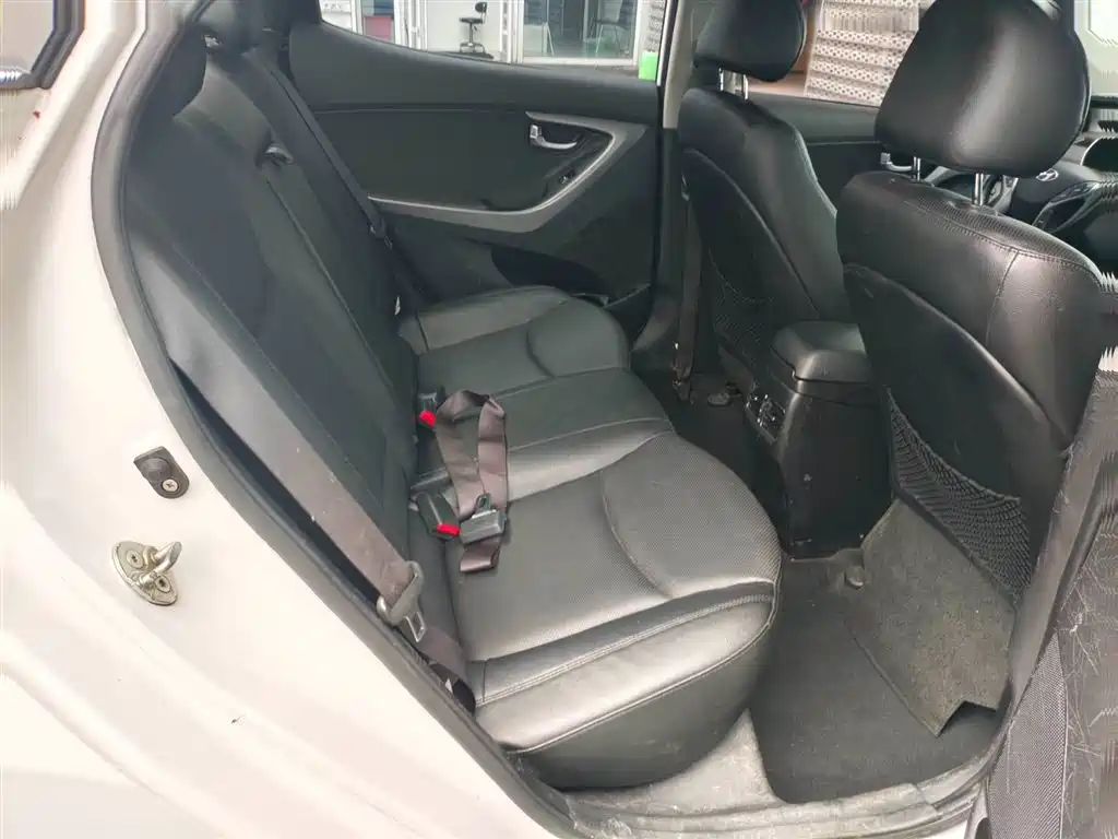 Hyundai Elantra Langdong 2015 1.6L Automatic Premium