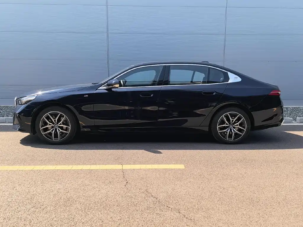 BMW i5 2024 eDrive 35L Luxury M Sport Package