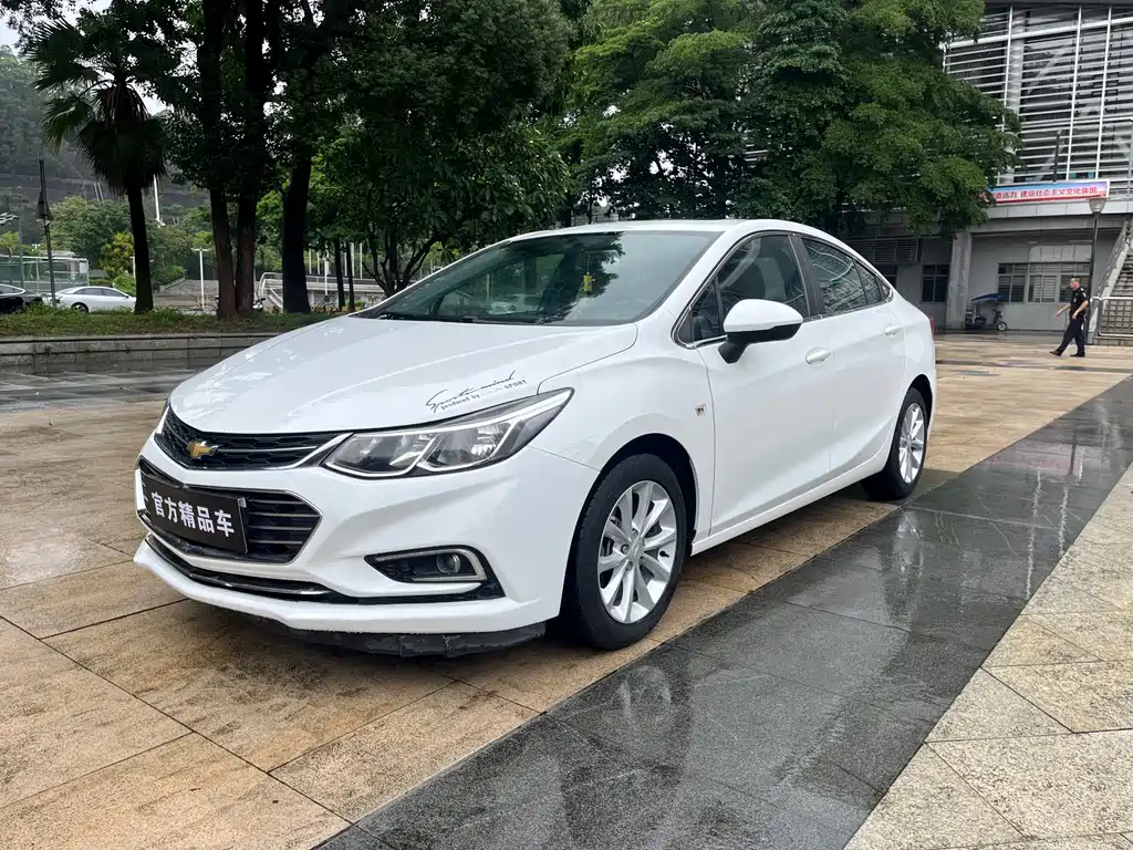 Chevrolet Cruze 2017 1.5L Auto Pioneer Sunroof Edition