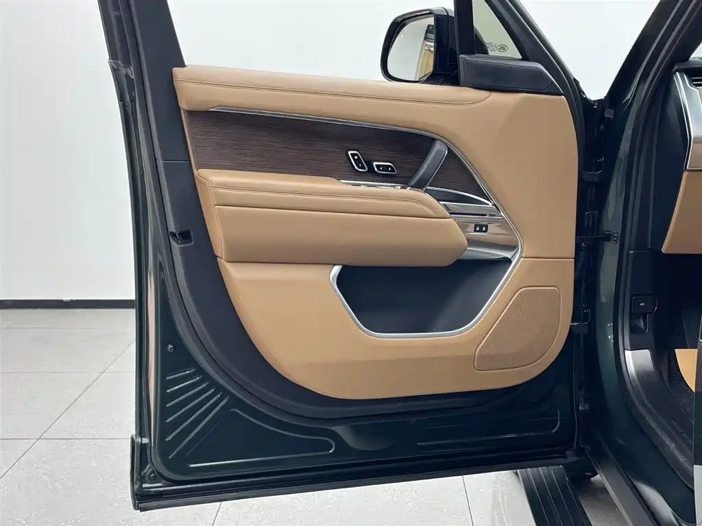 Range Rover 2023 3.0 L6 400PS Autobiography Seven-Seater Long Wheelbase