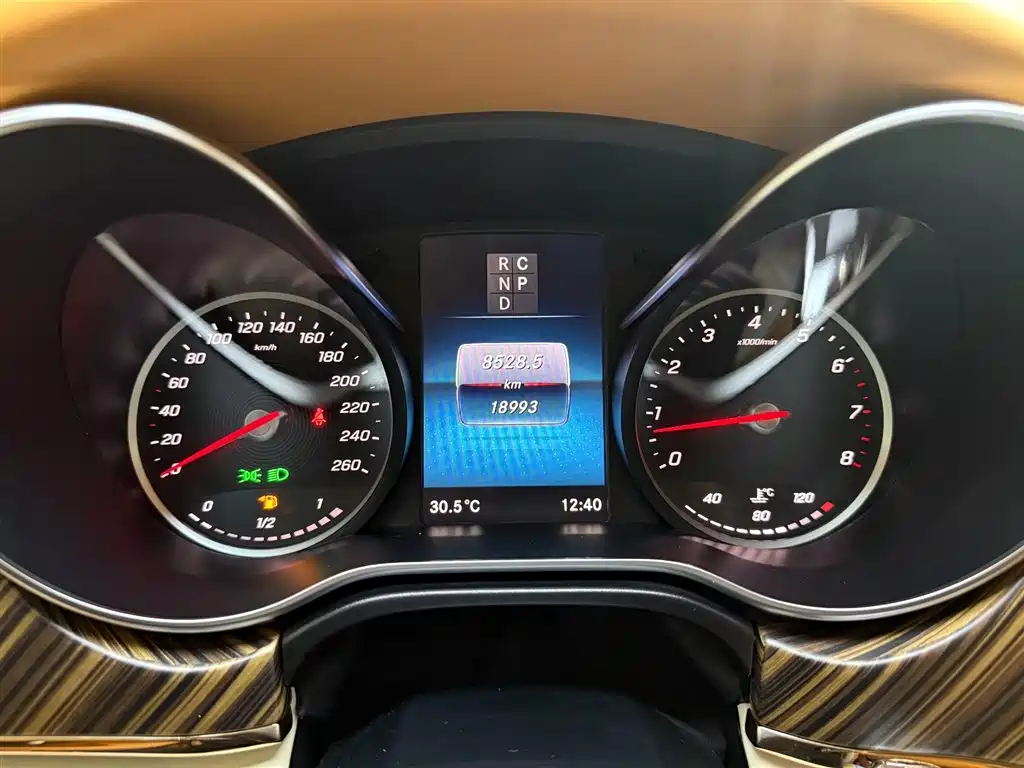 Mercedes-Benz V-Class 2024 V260 L High Roof Custom Edition